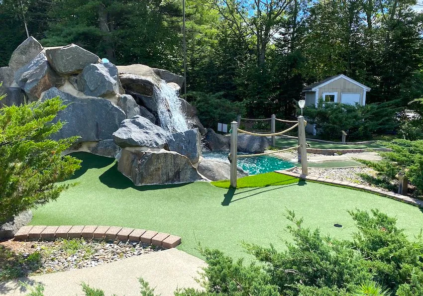 Pirate's Cove, themed mini-golf course